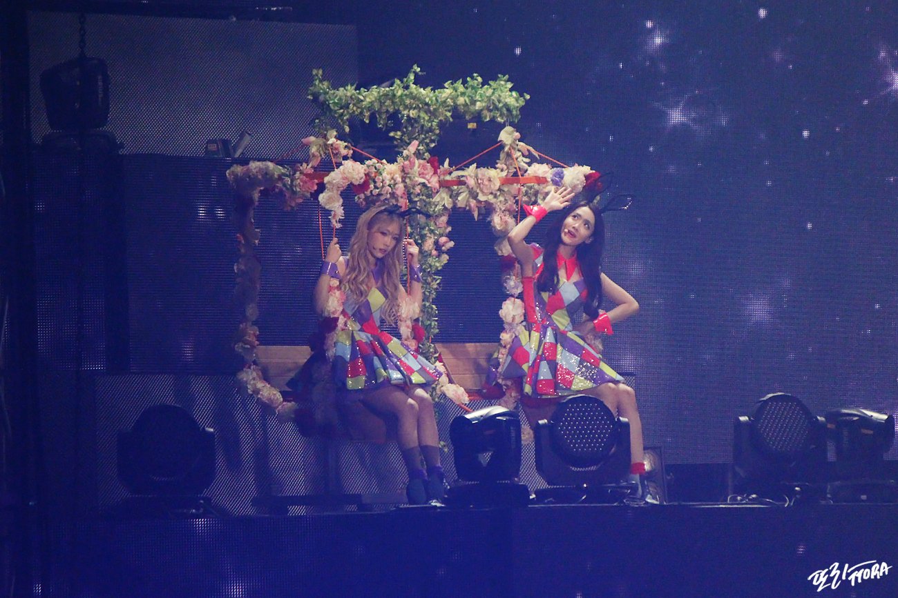 [PIC][21/22-11-2015]Hình ảnh mới nhất từ "GIRLS' GENERATION 4th TOUR – Phantasia – in SEOUL" của SNSD  - Page 4 -QCfnrwoKF-3000x3000