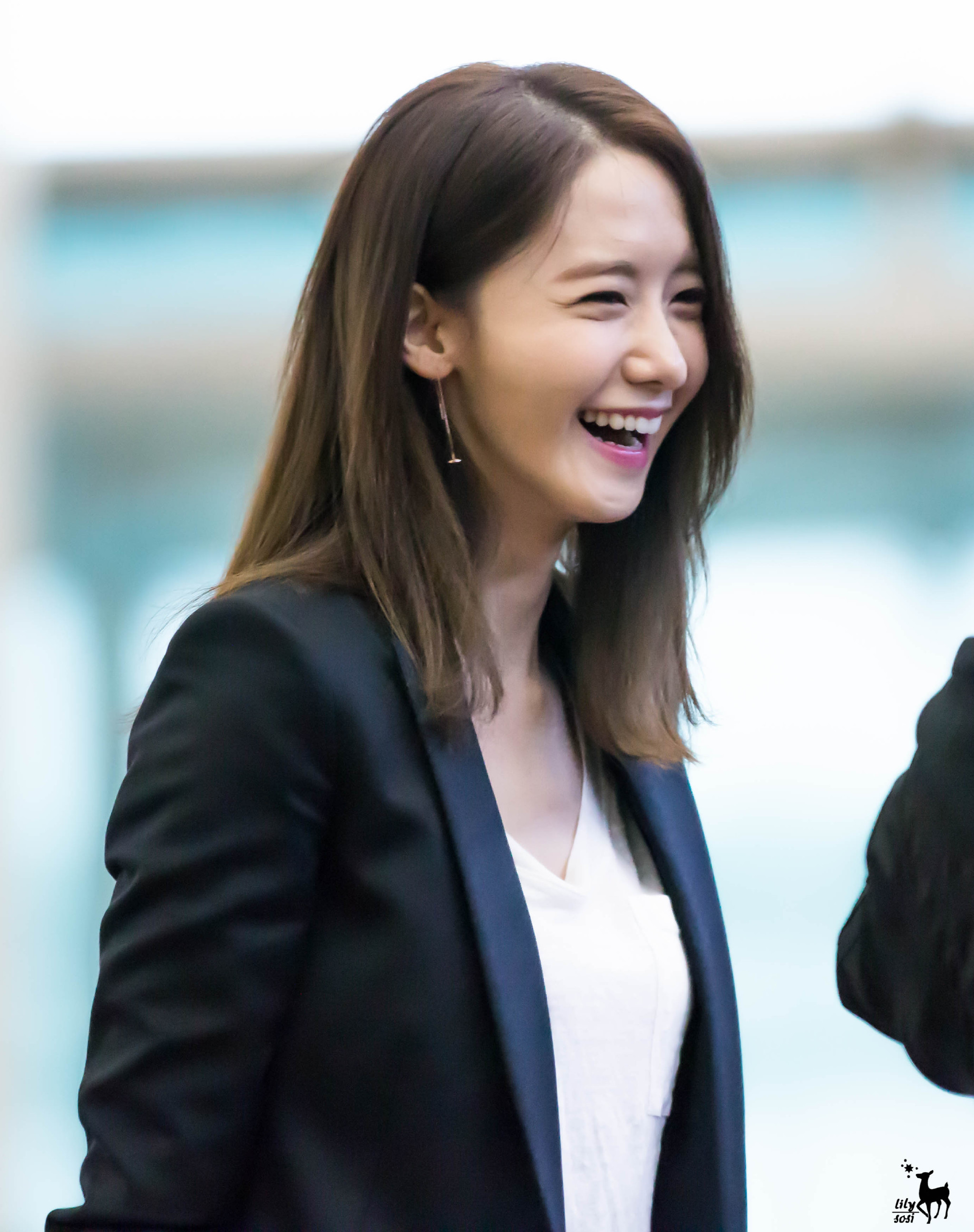 [PIC][13-03-2016]YoonA khởi hành đi Trường Sa - Trung Quốc để ghi hình cho chương trình "Happy Camp" vào sáng nay - Page 2 -iUAgSpa76