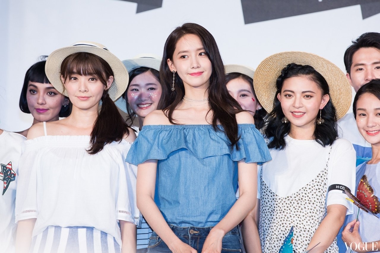 [PIC][22-07-2017]YoonA khởi hành đi Đài Loan để tham dự buổi Fanmeeting cho thương hiệu "H:CONNECT" vào hôm nay - Page 3 0Cl7vmb_ke-3000x3000