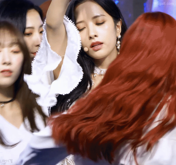 망사스타킹 착용한 우주소녀의 섹시 아이콘 보나.gif | 인스티즈