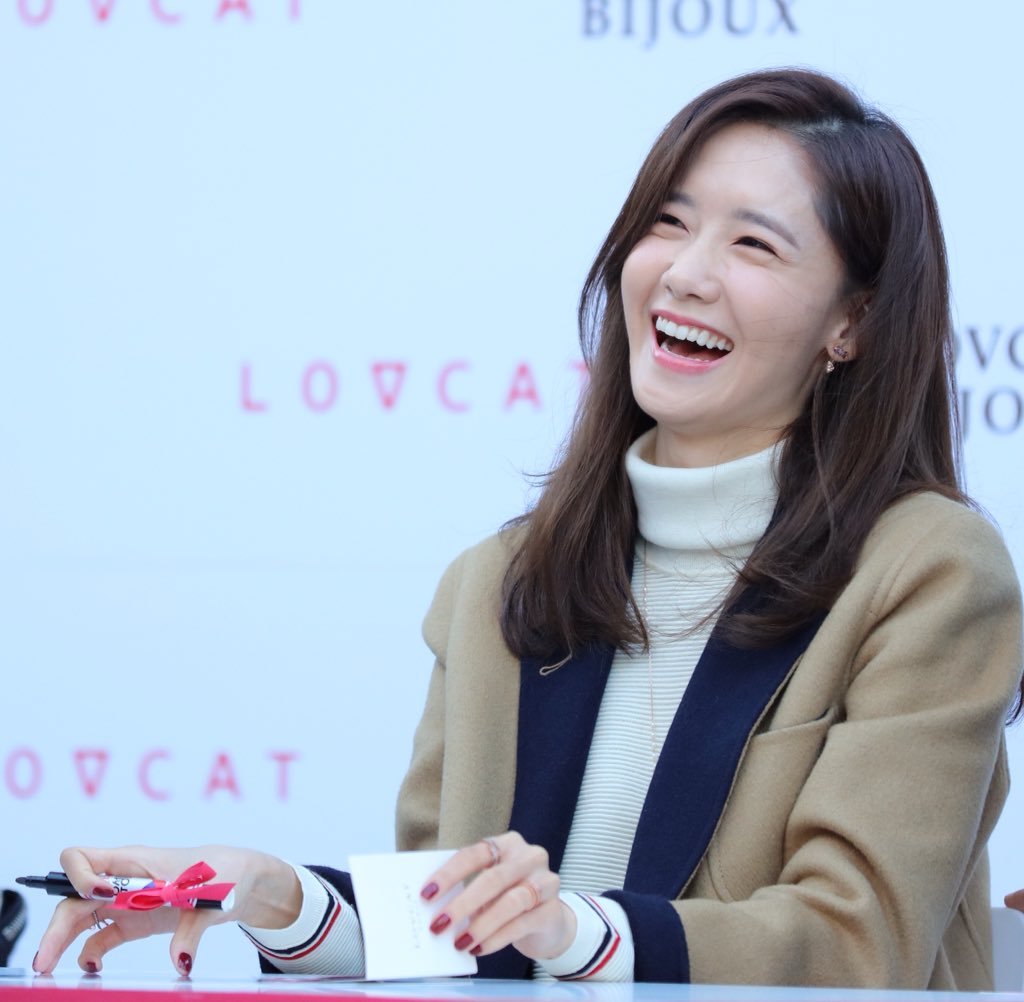 [PIC][24-10-2015]YoonA tham dự buổi fansign cho thương hiệu "LOVCAT" vào chiều nay - Page 2 70AzBjFNSH-3000x3000