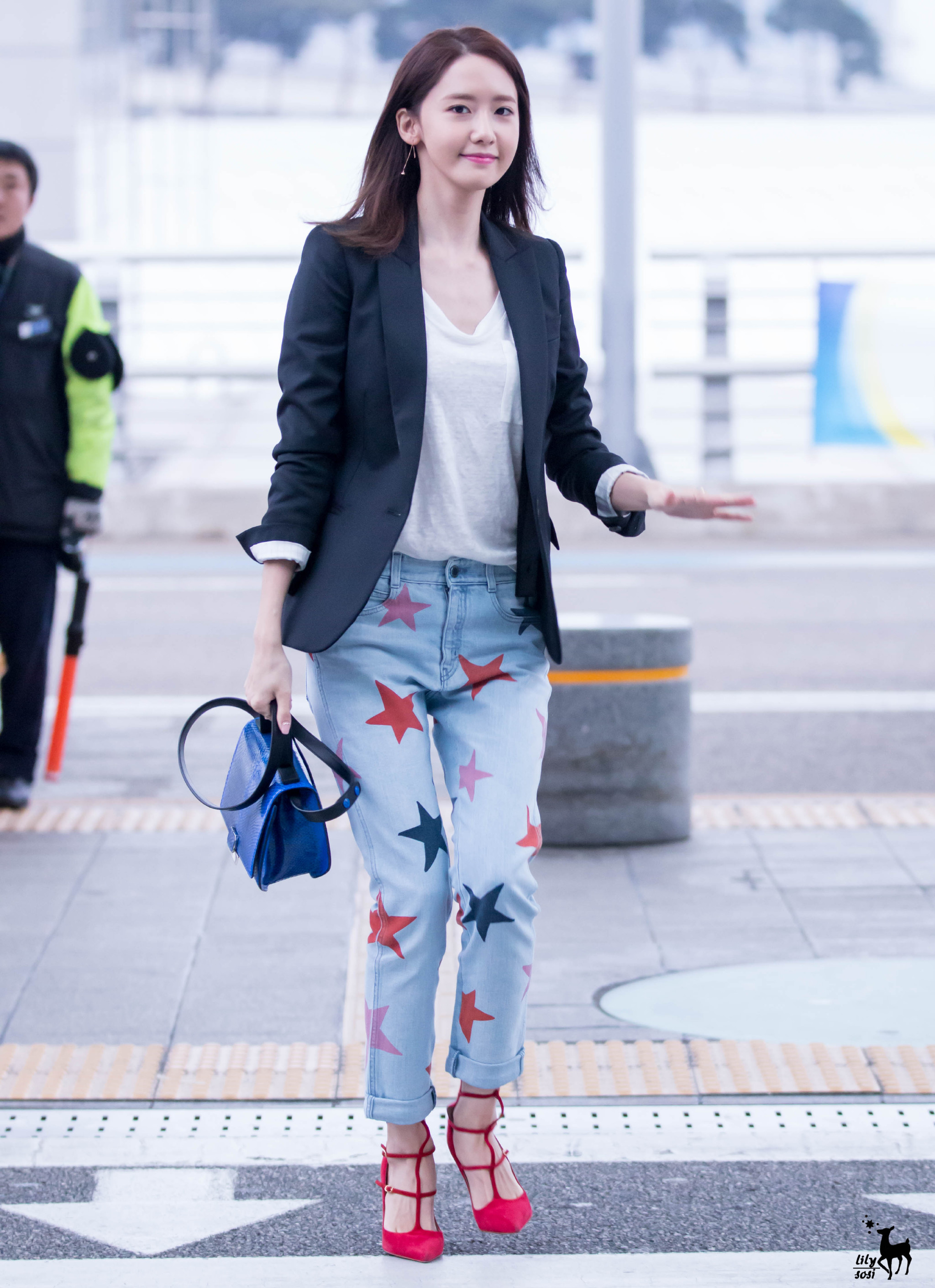 [PIC][13-03-2016]YoonA khởi hành đi Trường Sa - Trung Quốc để ghi hình cho chương trình "Happy Camp" vào sáng nay - Page 2 7iG73DDjqH