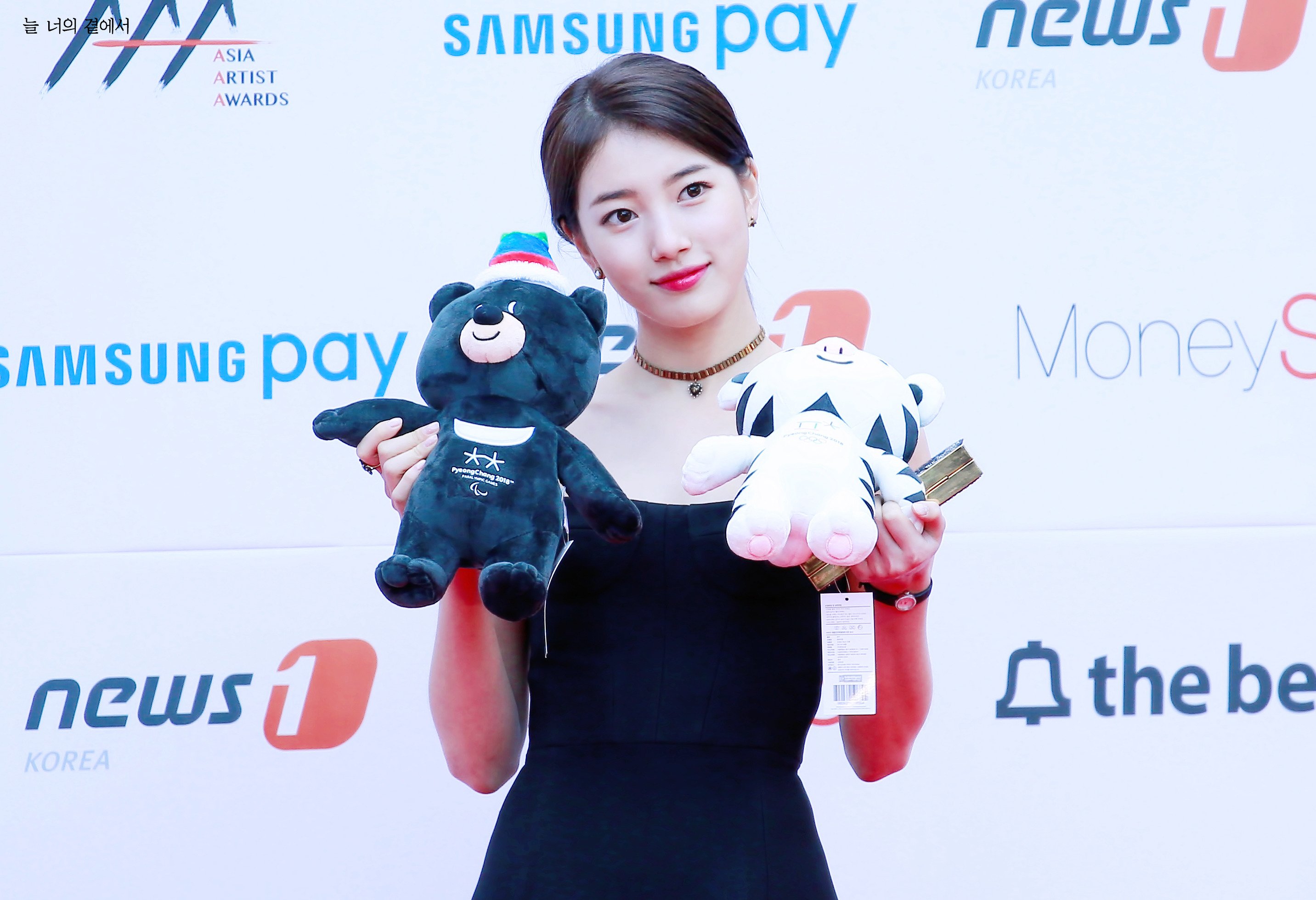 [모니터관광주의] 초대형 사이즈로 보는 수지.jpg | 인스티즈