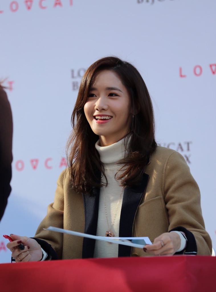 [PIC][24-10-2015]YoonA tham dự buổi fansign cho thương hiệu "LOVCAT" vào chiều nay - Page 2 B1dDAWUIju-3000x3000