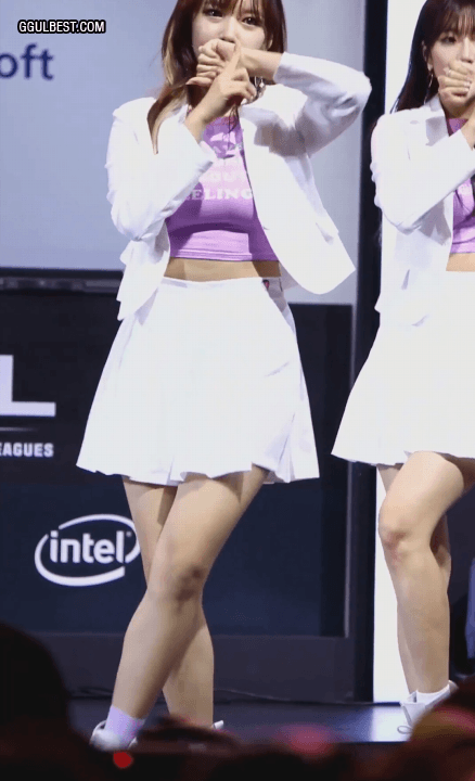 성소 레전드 의상 ㄷㄷ.gif | 인스티즈