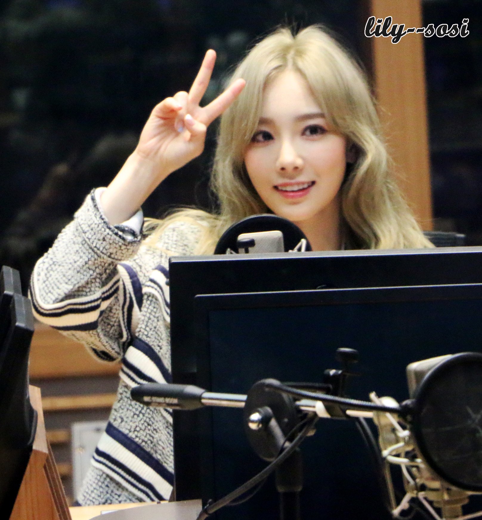 [OTHER][06-02-2015]Hình ảnh mới nhất từ DJ Sunny tại Radio MBC FM4U - "FM Date" - Page 27 Euw8JPGIUc-3000x3000