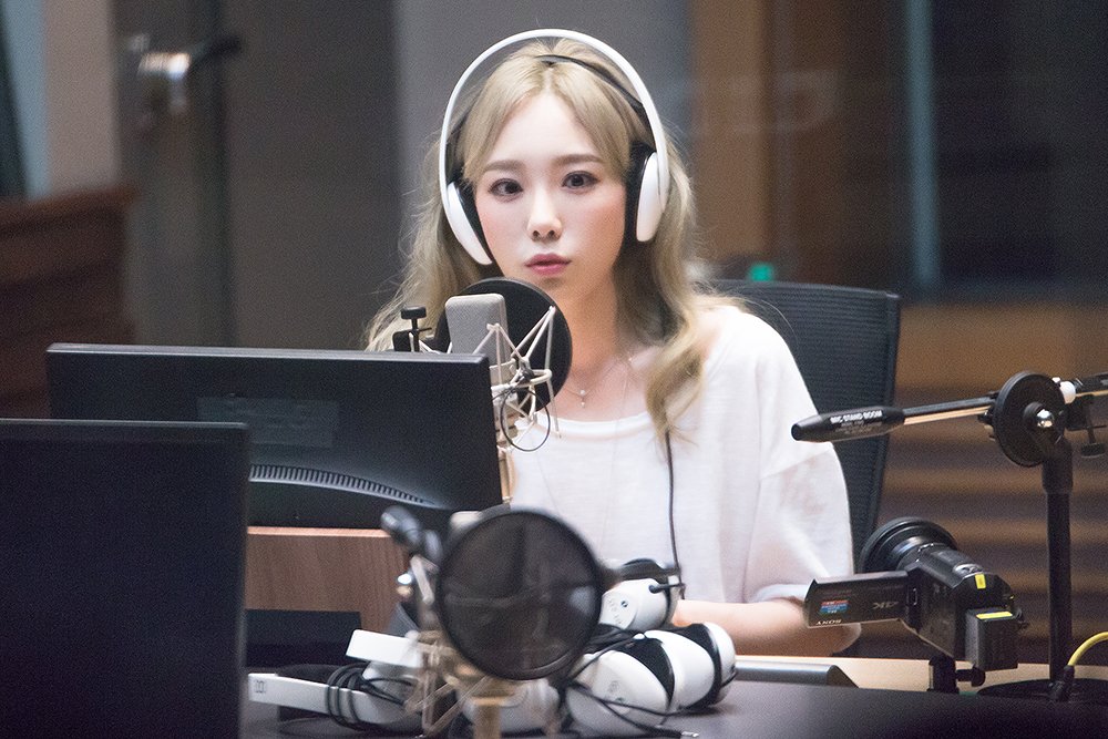[OTHER][06-02-2015]Hình ảnh mới nhất từ DJ Sunny tại Radio MBC FM4U - "FM Date" - Page 27 EzTA_IPpwS-3000x3000