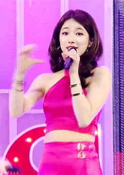아무색깔이나 다어울리는 수지.gif | 인스티즈