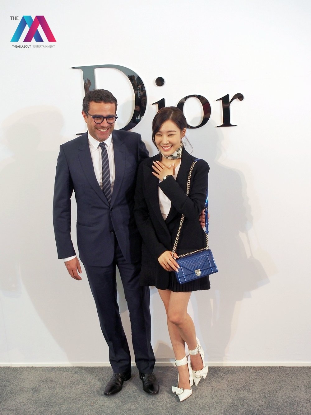 [PIC][17-02-2016]Tiffany khởi hành đi Thái Lan để tham dự sự kiện khai trương chi nhánh của thương hiệu "Christian Dior" vào hôm nay - Page 7 KeB5-7-7WP-3000x3000