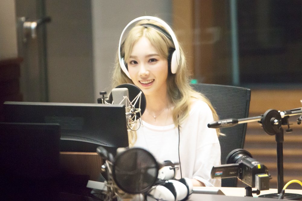 [OTHER][06-02-2015]Hình ảnh mới nhất từ DJ Sunny tại Radio MBC FM4U - "FM Date" - Page 27 KqWj5-VXNI-3000x3000