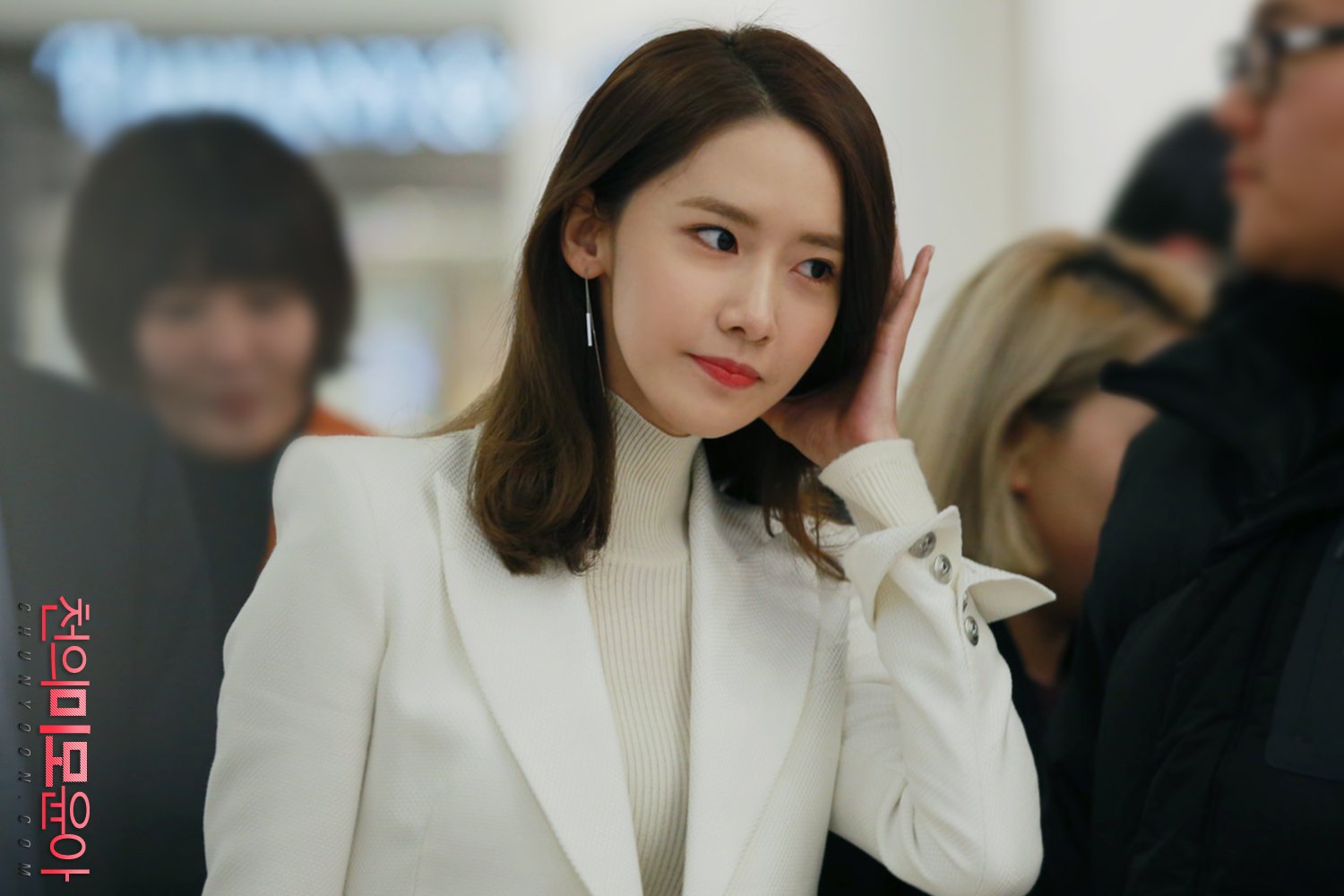 [PIC][28-01-2016]YoonA tham dự sự kiện Khai trương "Roger Vivier Pop Up Store" vào chiều nay N5fVbq8vn2-3000x3000