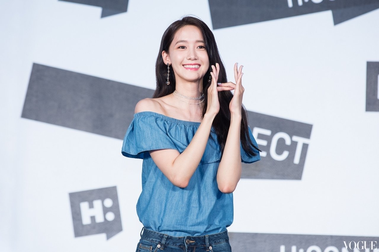 [PIC][22-07-2017]YoonA khởi hành đi Đài Loan để tham dự buổi Fanmeeting cho thương hiệu "H:CONNECT" vào hôm nay - Page 3 NZxxHS7kLJ-3000x3000