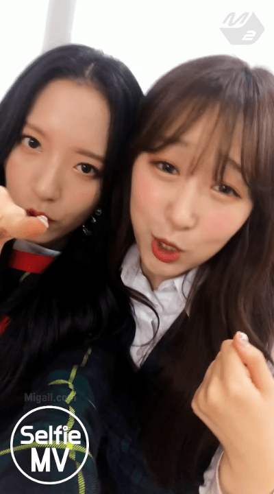 셀피뮤비찍는 우주소녀 보나.gif | 인스티즈