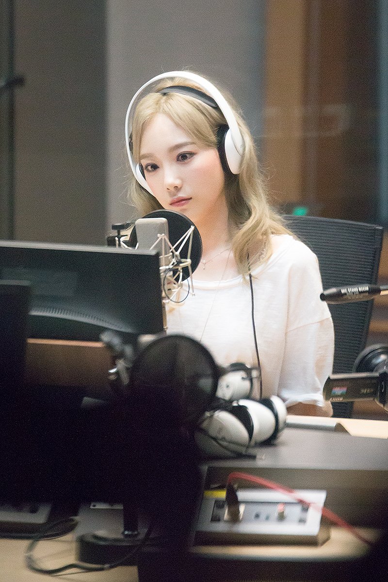 [OTHER][06-02-2015]Hình ảnh mới nhất từ DJ Sunny tại Radio MBC FM4U - "FM Date" - Page 27 UYNZ0mC9ln-3000x3000