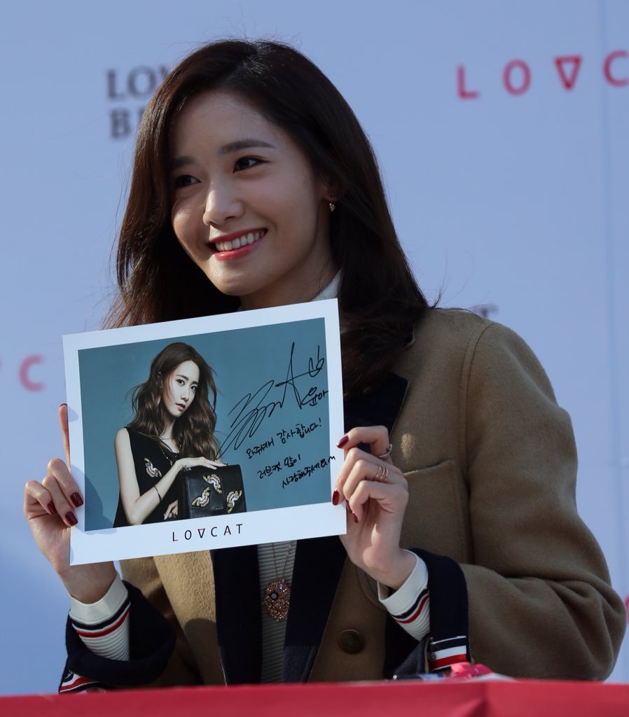 [PIC][24-10-2015]YoonA tham dự buổi fansign cho thương hiệu "LOVCAT" vào chiều nay - Page 2 UfQt0Evu1t-3000x3000