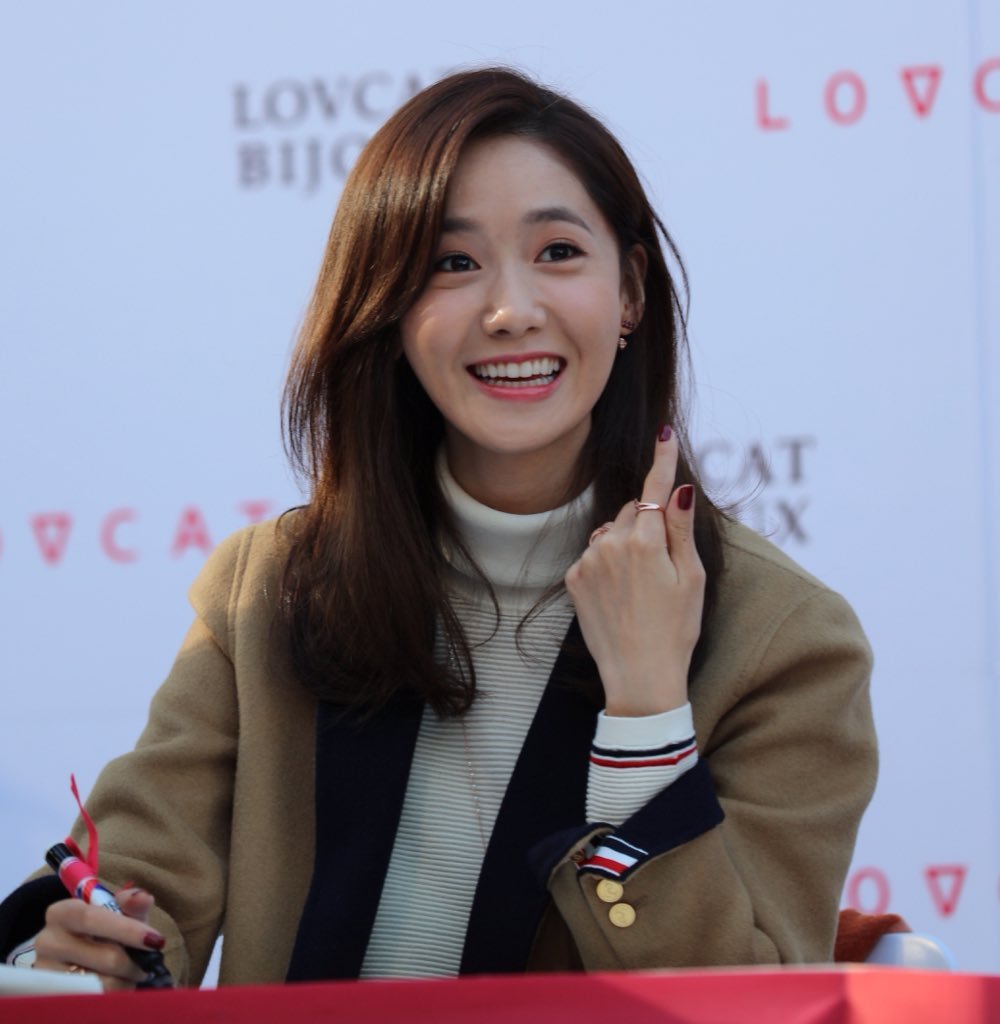 [PIC][24-10-2015]YoonA tham dự buổi fansign cho thương hiệu "LOVCAT" vào chiều nay - Page 2 Uwl8HaCm9c-3000x3000