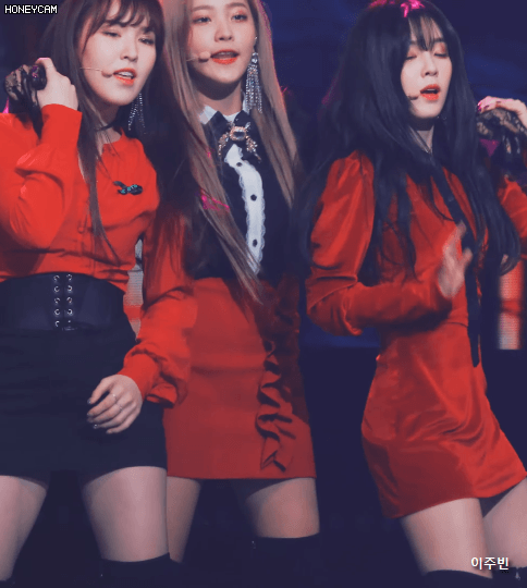 연말에도 미모 열일한 얼굴천재 아이린.GIF | 인스티즈