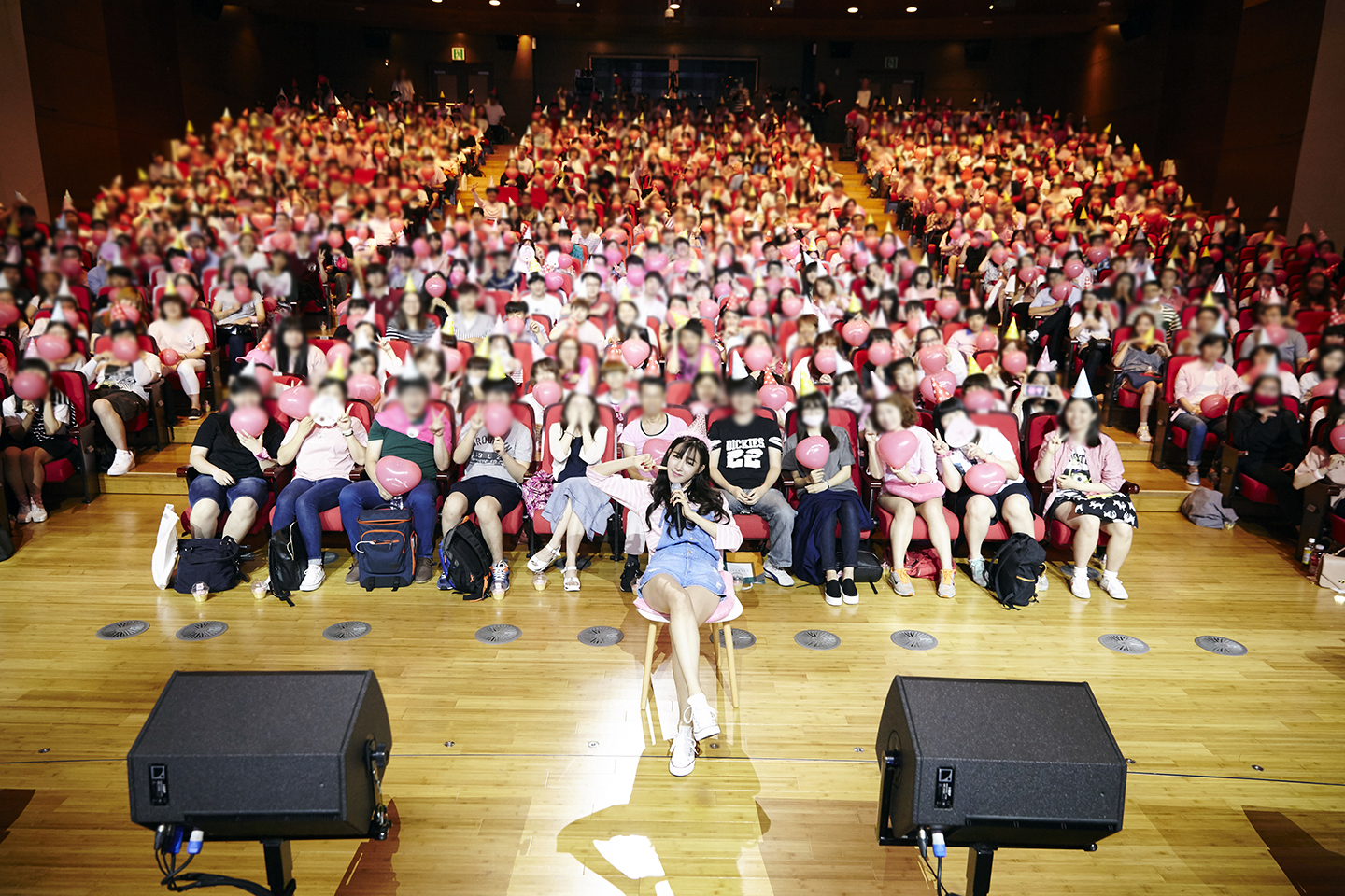 [PIC][01-08-2015]Tiffany tham dự "Tiffany's Birthday Party" tại SM COEX Artium vào hôm nay - Page 2 XQF9Ilp_Iu