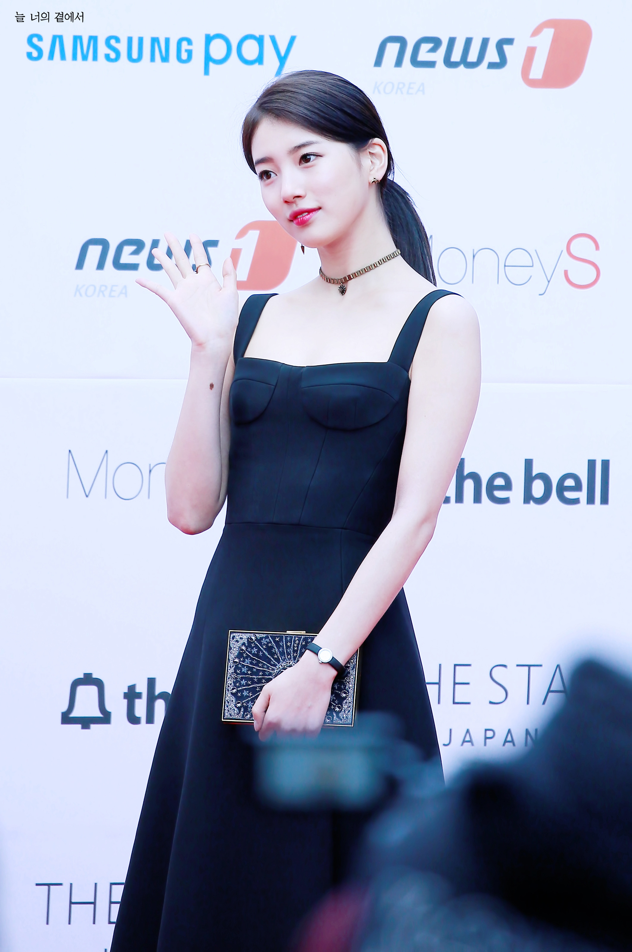 [모니터관광주의] 초대형 사이즈로 보는 수지.jpg | 인스티즈