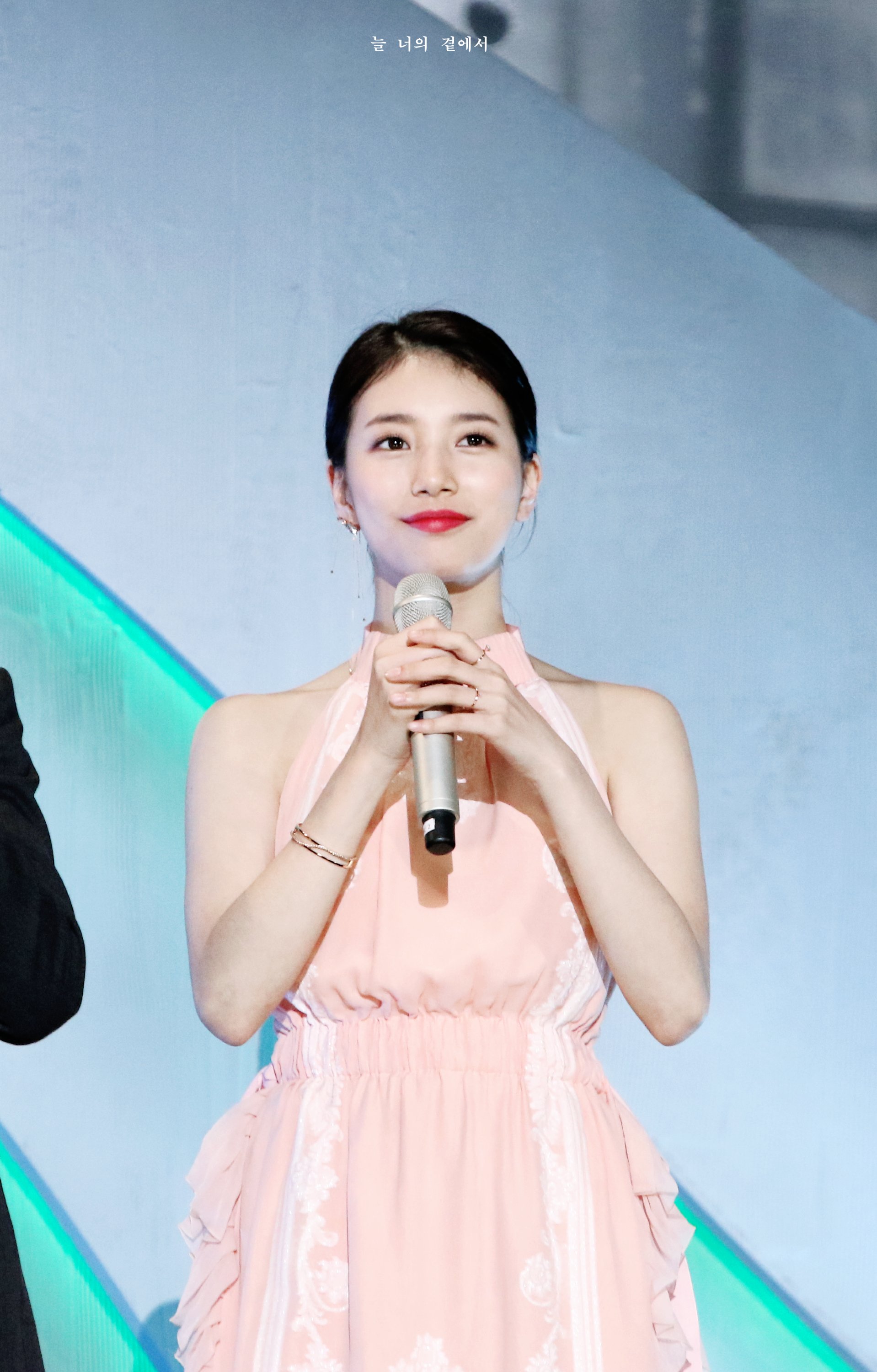 [모니터관광주의] 초대형 사이즈로 보는 수지.jpg | 인스티즈