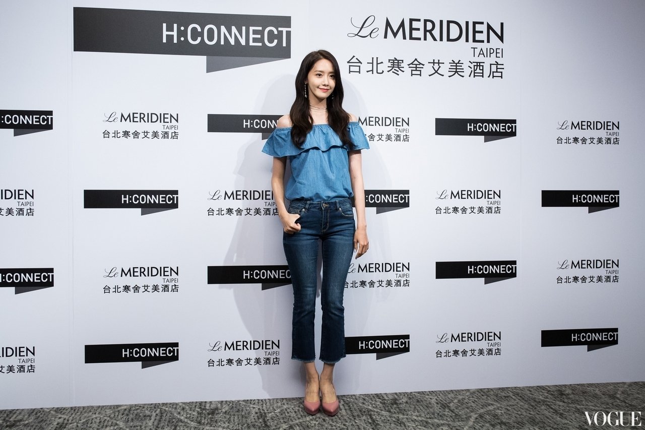 [PIC][22-07-2017]YoonA khởi hành đi Đài Loan để tham dự buổi Fanmeeting cho thương hiệu "H:CONNECT" vào hôm nay - Page 3 BS1MQbnWpf-3000x3000