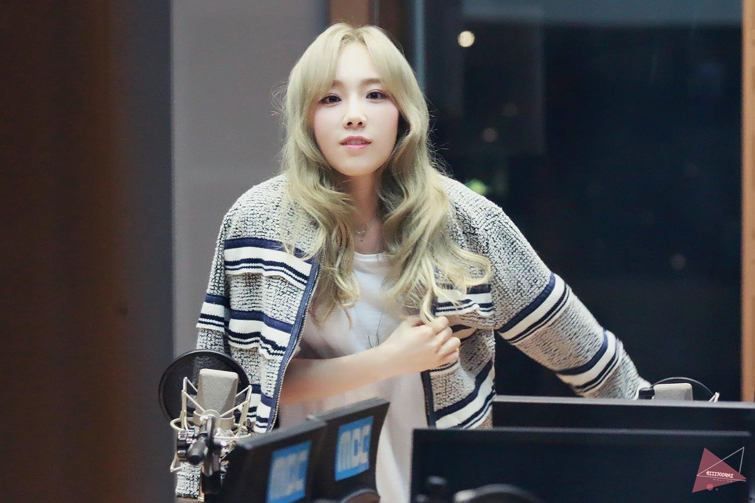 [OTHER][06-02-2015]Hình ảnh mới nhất từ DJ Sunny tại Radio MBC FM4U - "FM Date" - Page 28 D3jgKM4GeW-3000x3000