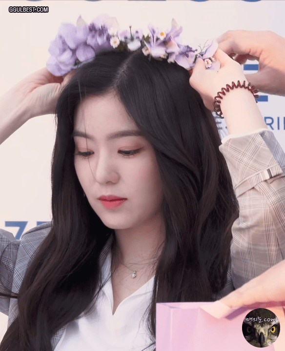 화관쓴 얼굴천재 아이린.gif | 인스티즈