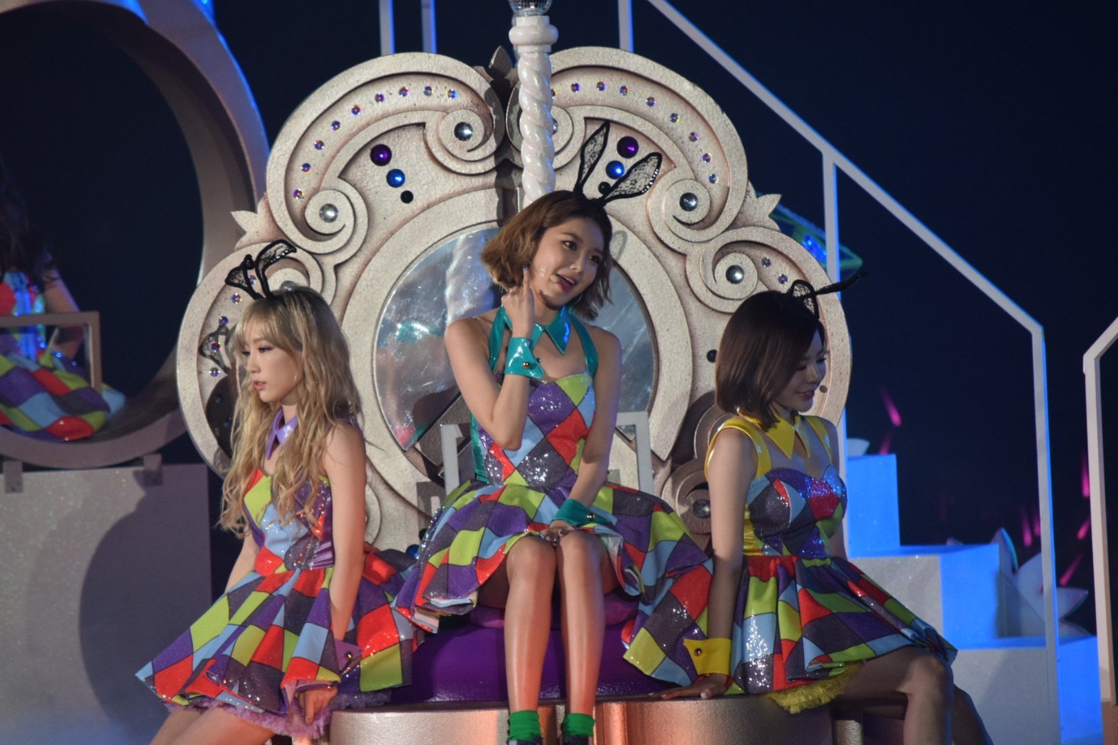 [PIC][21/22-11-2015]Hình ảnh mới nhất từ "GIRLS' GENERATION 4th TOUR – Phantasia – in SEOUL" của SNSD  - Page 5 FrOcTEDzAC-3000x3000