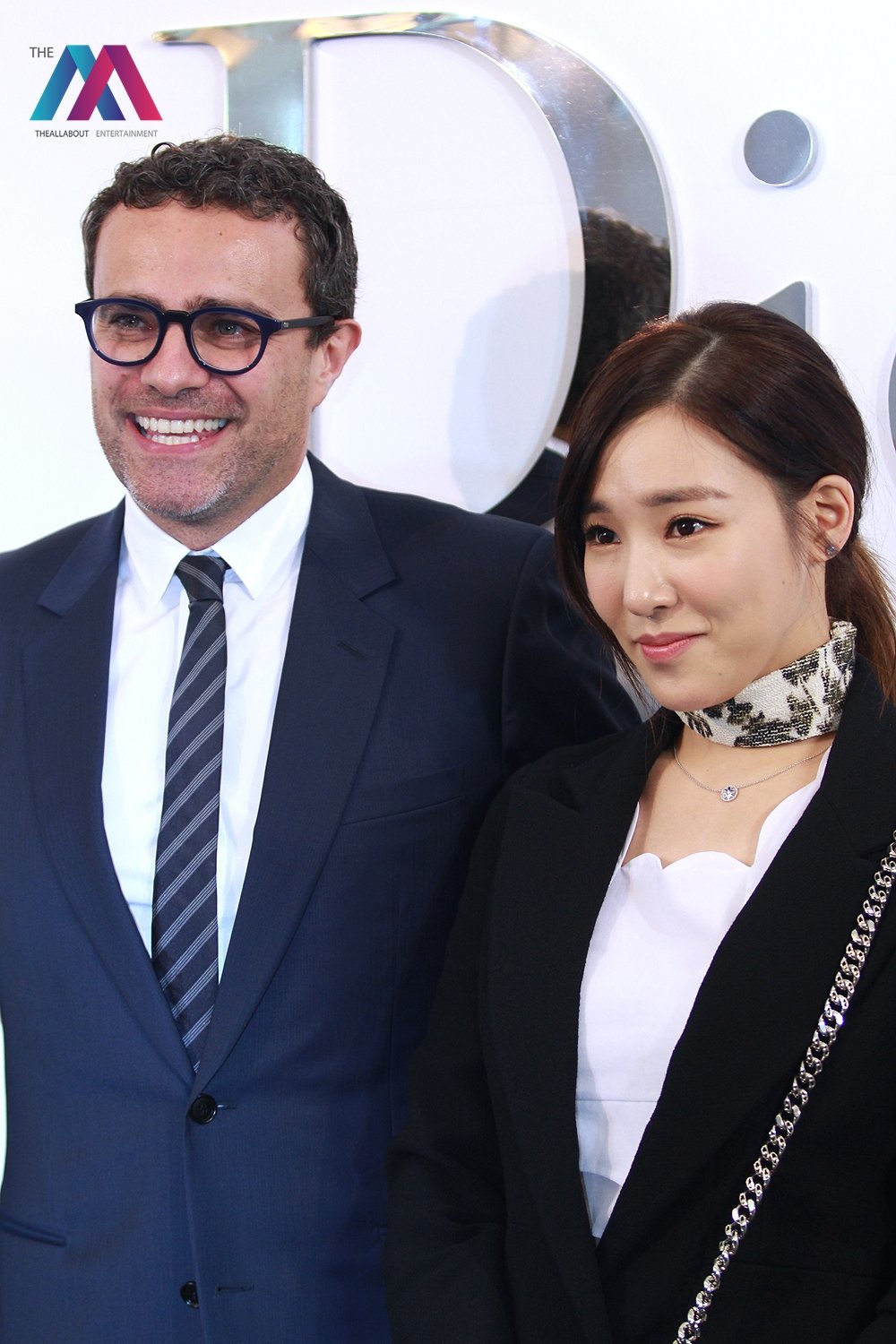 [PIC][17-02-2016]Tiffany khởi hành đi Thái Lan để tham dự sự kiện khai trương chi nhánh của thương hiệu "Christian Dior" vào hôm nay - Page 8 H0RH9Wkktl-3000x3000