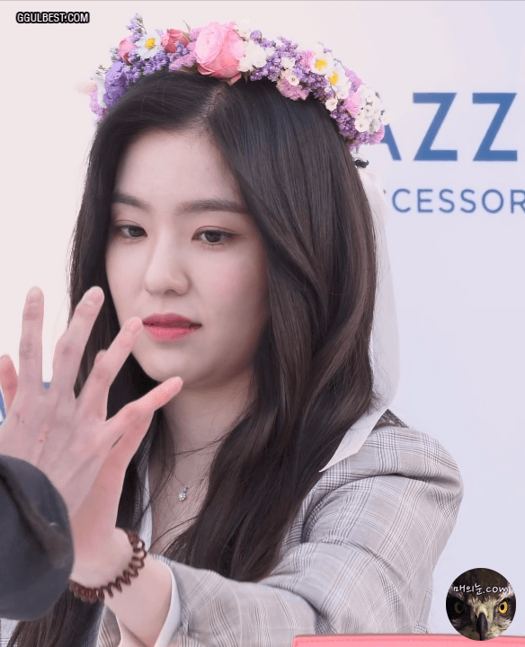 화관쓴 얼굴천재 아이린.gif | 인스티즈