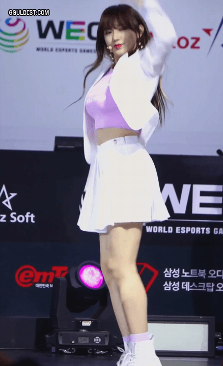 성소 레전드 의상 ㄷㄷ.gif | 인스티즈