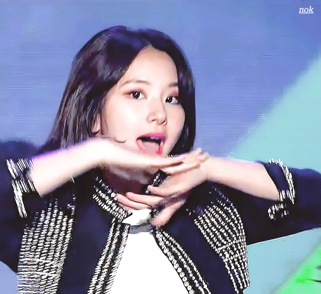 세상은 넓고 이쁜 여자아이돌은 많다.gif | 인스티즈