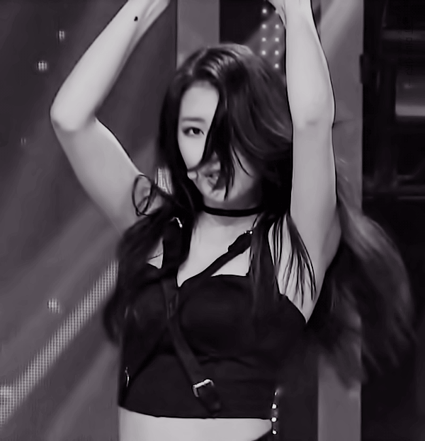 섹시함 그자체였던 HUSH 수지.jpgif | 인스티즈