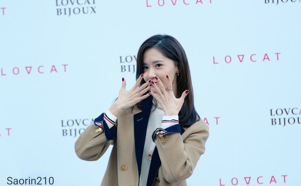 [PIC][24-10-2015]YoonA tham dự buổi fansign cho thương hiệu "LOVCAT" vào chiều nay - Page 5 L_Y1Z7Kny8-3000x3000