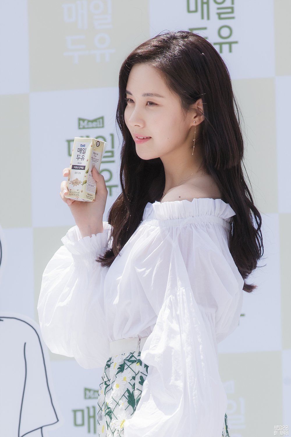  [PIC][03-06-2017]SeoHyun tham dự sự kiện “City Forestival - Maeil Duyou 'Confidence Diary'” vào chiều nay - Page 4 MuFFFdyvOi-3000x3000