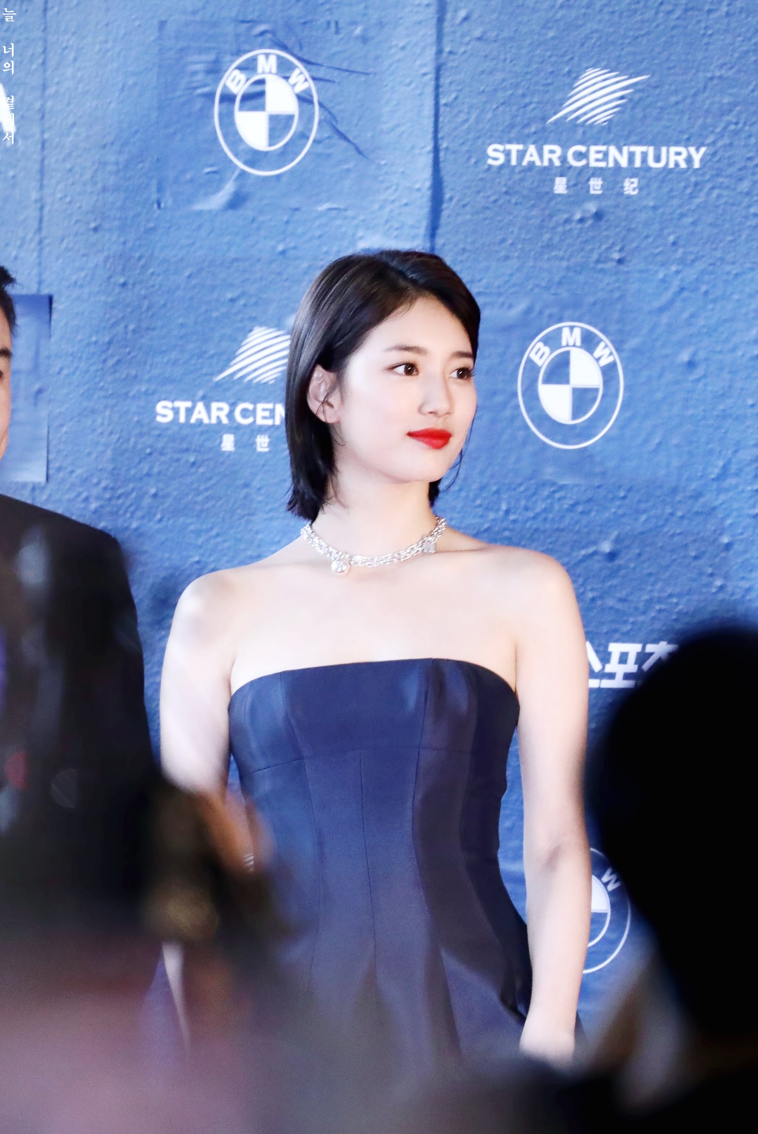 [모니터관광주의] 초대형 사이즈로 보는 수지.jpg | 인스티즈