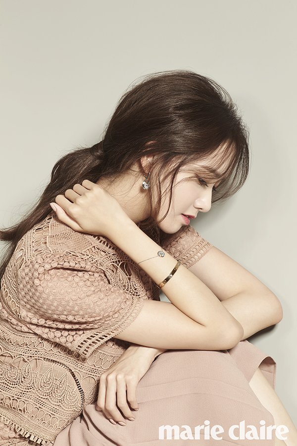 [PIC][21-10-2015]YoonA xuất hiện trên ấn phẩm tháng 11 của tạp chí "Marie Claire" NkzY3BdEwu-3000x3000