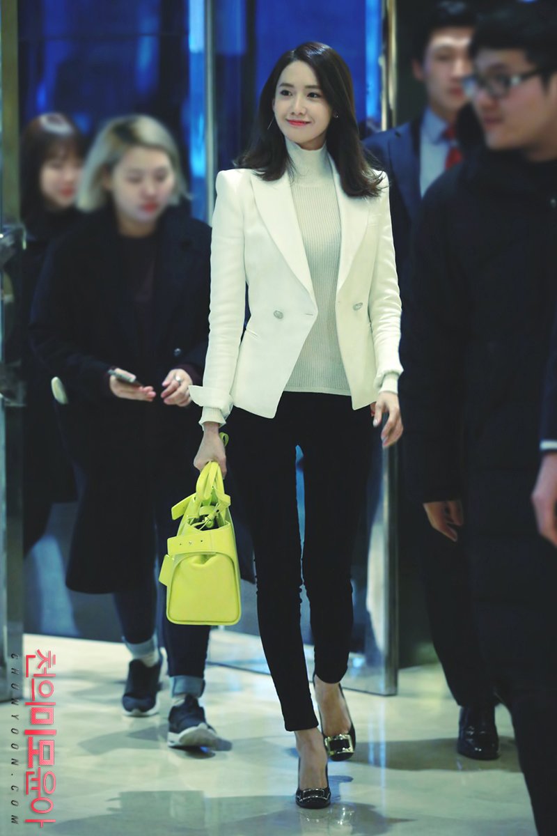 [PIC][28-01-2016]YoonA tham dự sự kiện Khai trương "Roger Vivier Pop Up Store" vào chiều nay O3XDpr_HXW-3000x3000