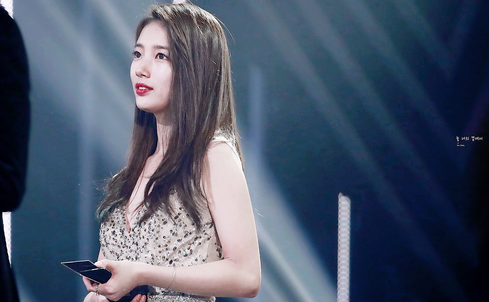 [모니터관광주의] 초대형 사이즈로 보는 수지.jpg | 인스티즈