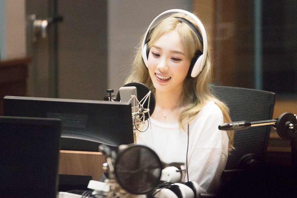 [OTHER][06-02-2015]Hình ảnh mới nhất từ DJ Sunny tại Radio MBC FM4U - "FM Date" - Page 27 RnLqrYVitK-3000x3000