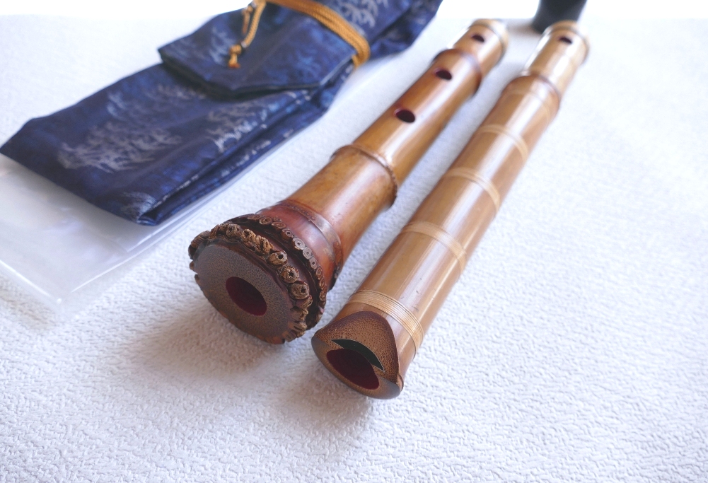 亀屋- 都山流一尺9寸尺八・露秋 ・歌口水牛の銀巻き・2印