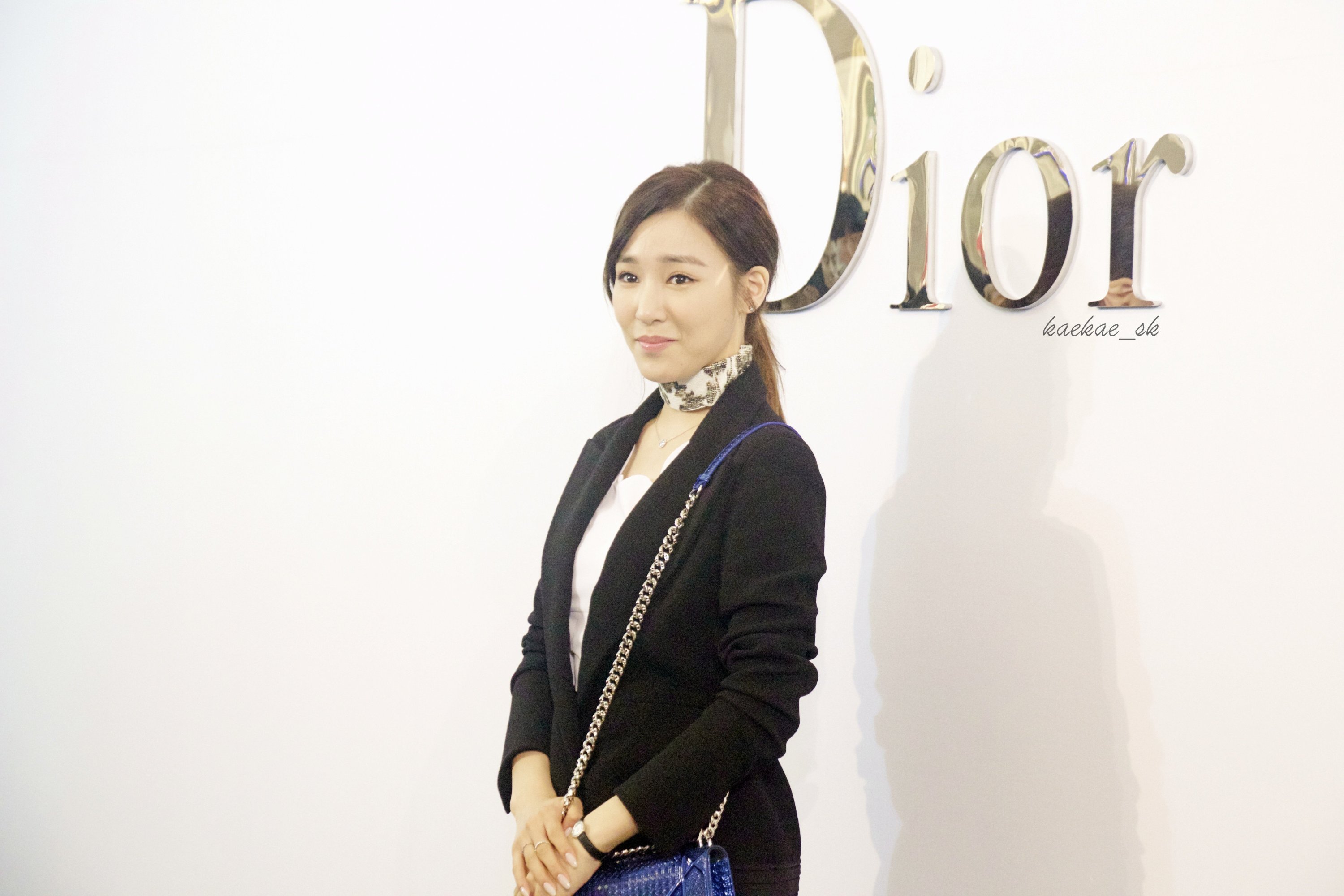 [PIC][17-02-2016]Tiffany khởi hành đi Thái Lan để tham dự sự kiện khai trương chi nhánh của thương hiệu "Christian Dior" vào hôm nay - Page 8 T7ffY4txkz-3000x3000