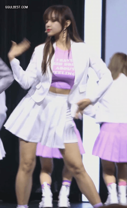 성소 레전드 의상 ㄷㄷ.gif | 인스티즈