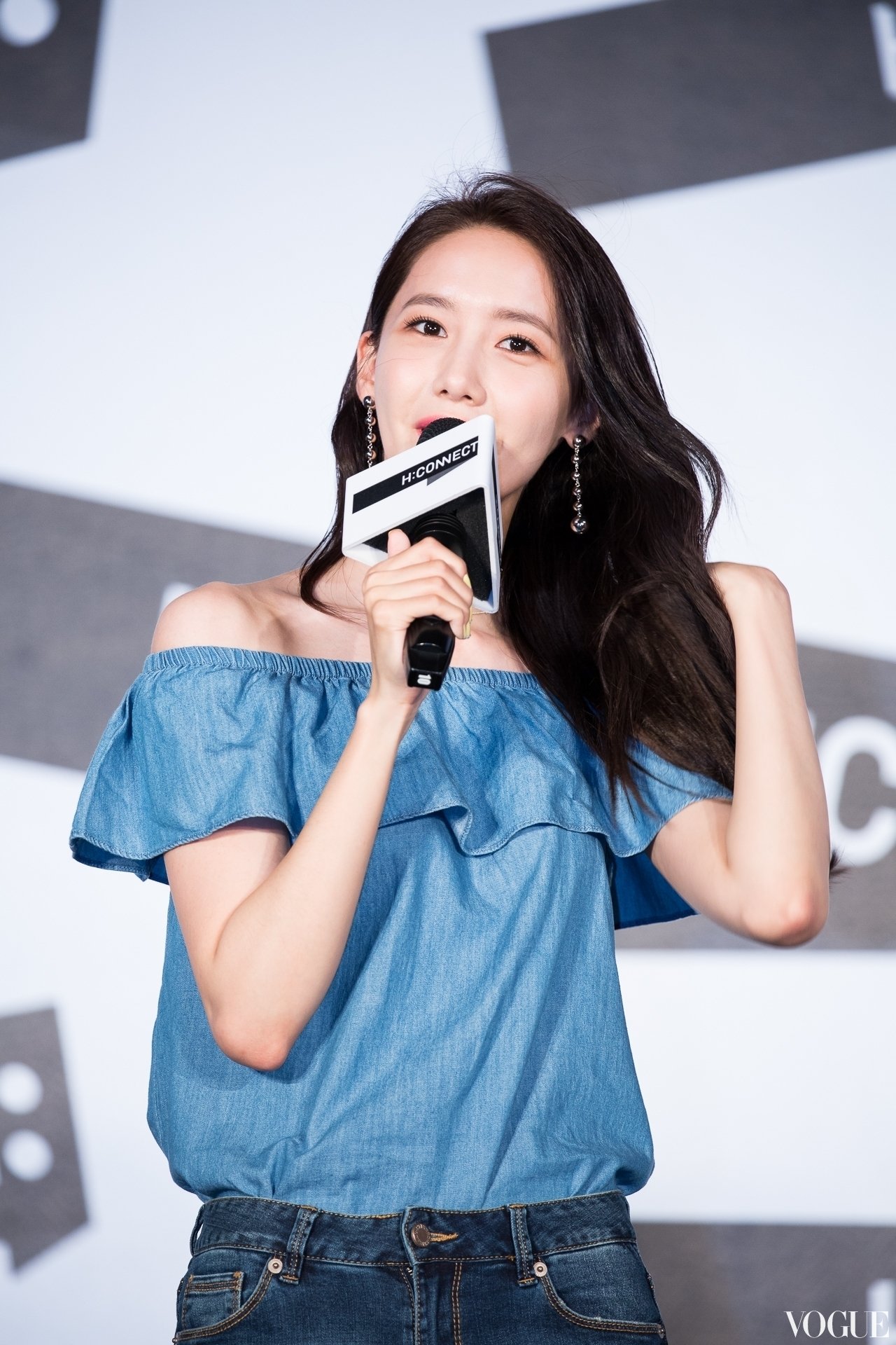 [PIC][22-07-2017]YoonA khởi hành đi Đài Loan để tham dự buổi Fanmeeting cho thương hiệu "H:CONNECT" vào hôm nay - Page 3 ZsLEc22thG-3000x3000